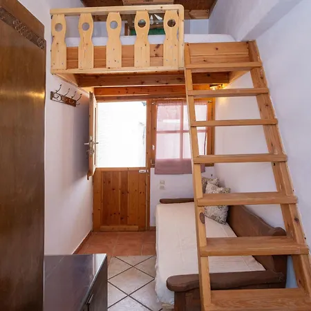 αnemelo House In Panormos *